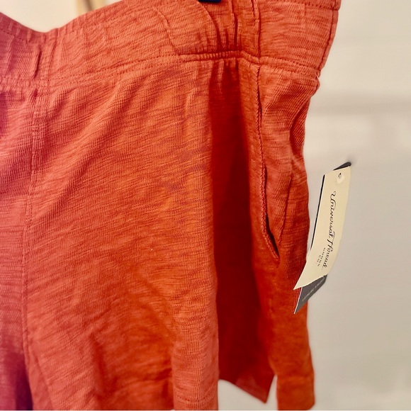 Universal Thread Womens Leisure Studio Pull On Shorts Rust Large - Picture 2 of 5